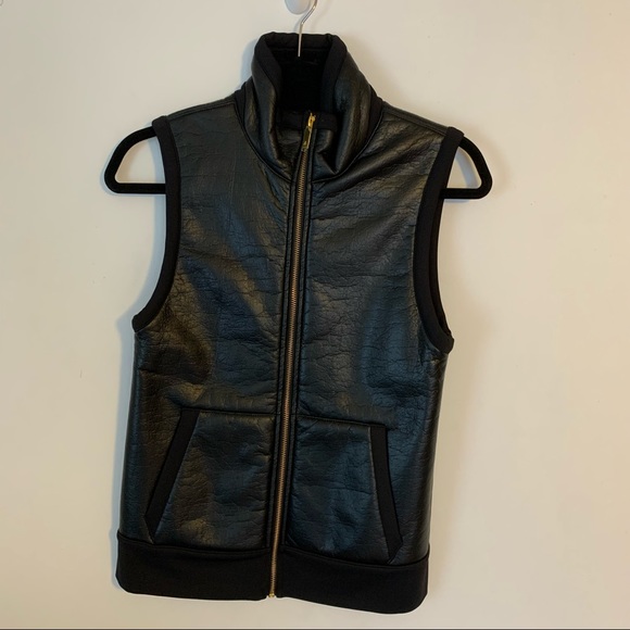 ALALA Vegan Leather Sherpa Vest - Picture 2 of 12